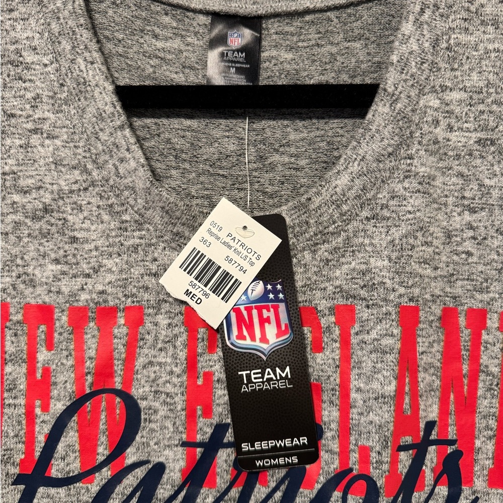 New England Patriots Long Sleeve Shirt - Picture 3 of 4